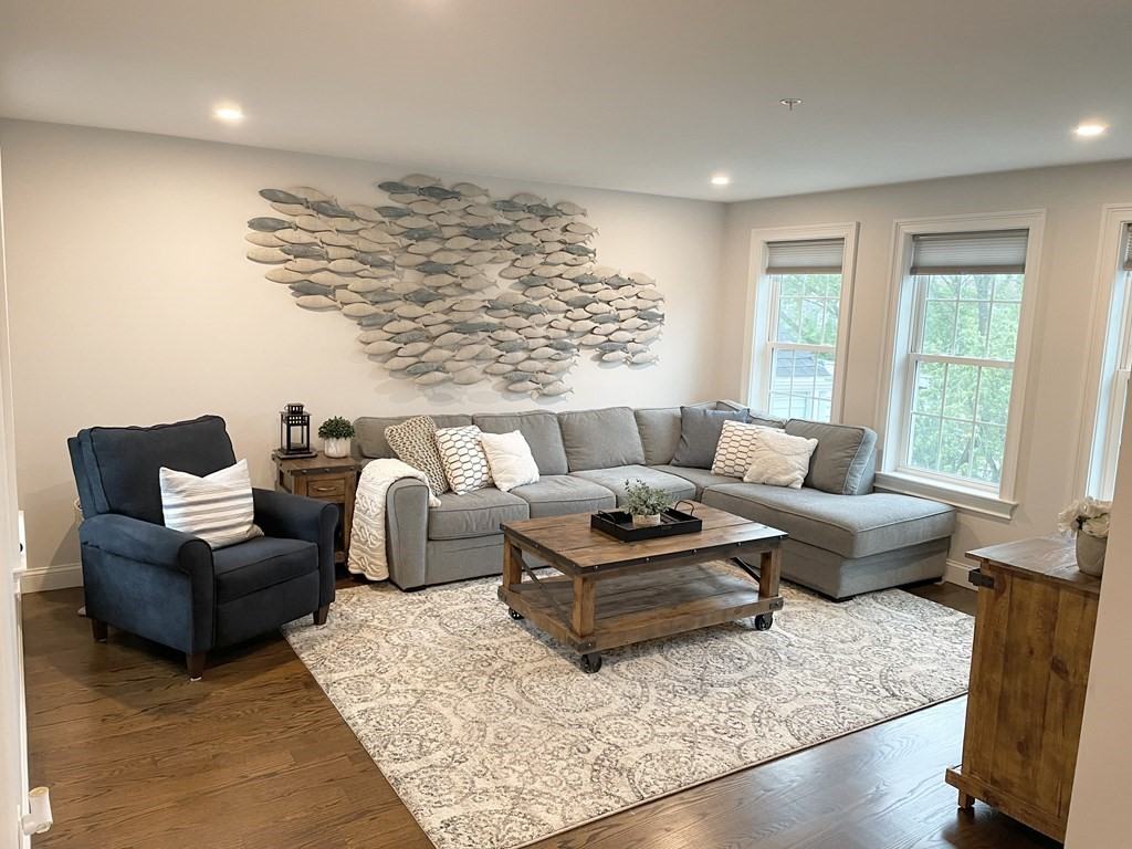 27 Suffolk St #3 - Photo 3 of 16