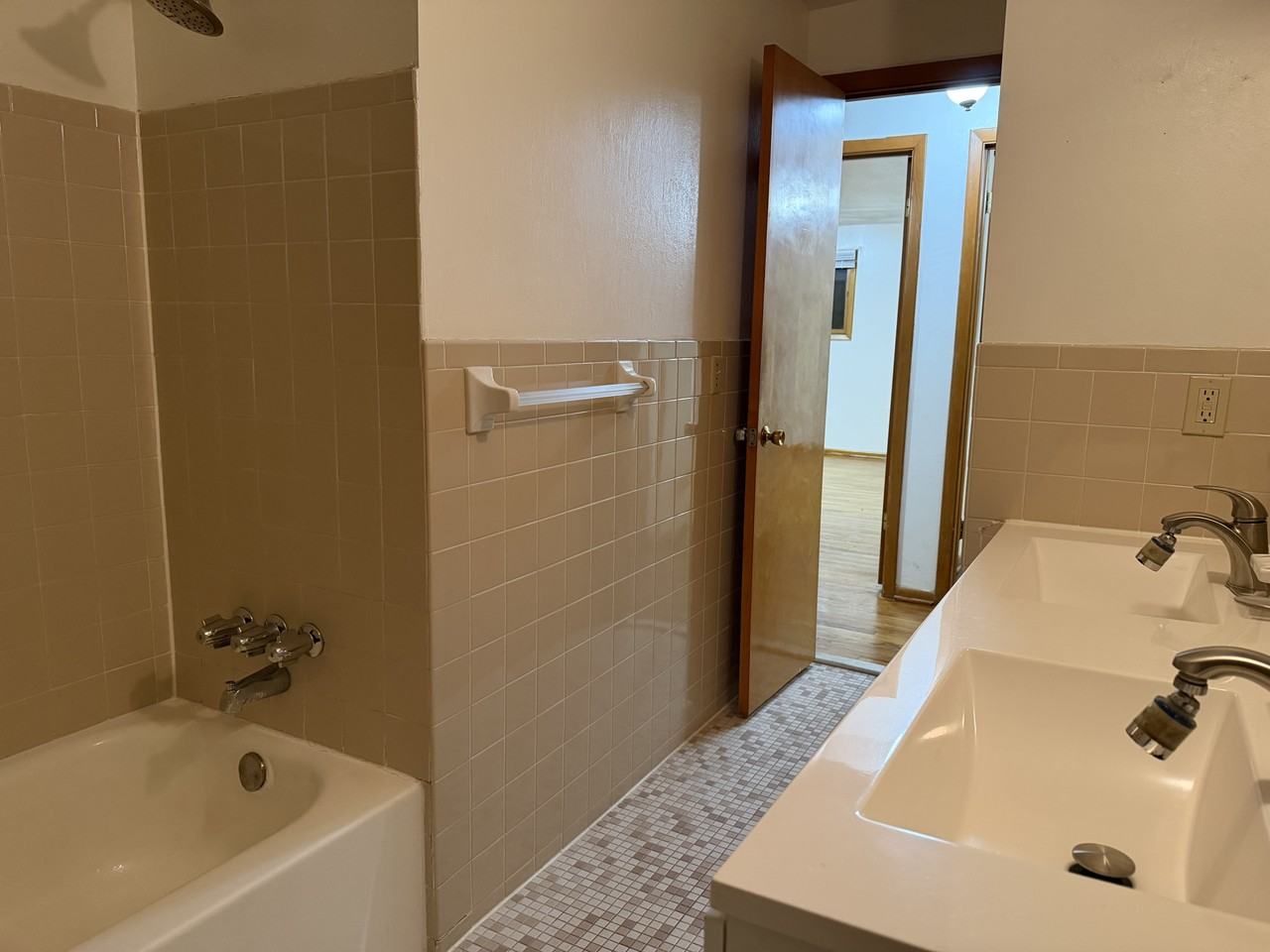 6800 Glenallen Ave #NA - Photo 6 of 7