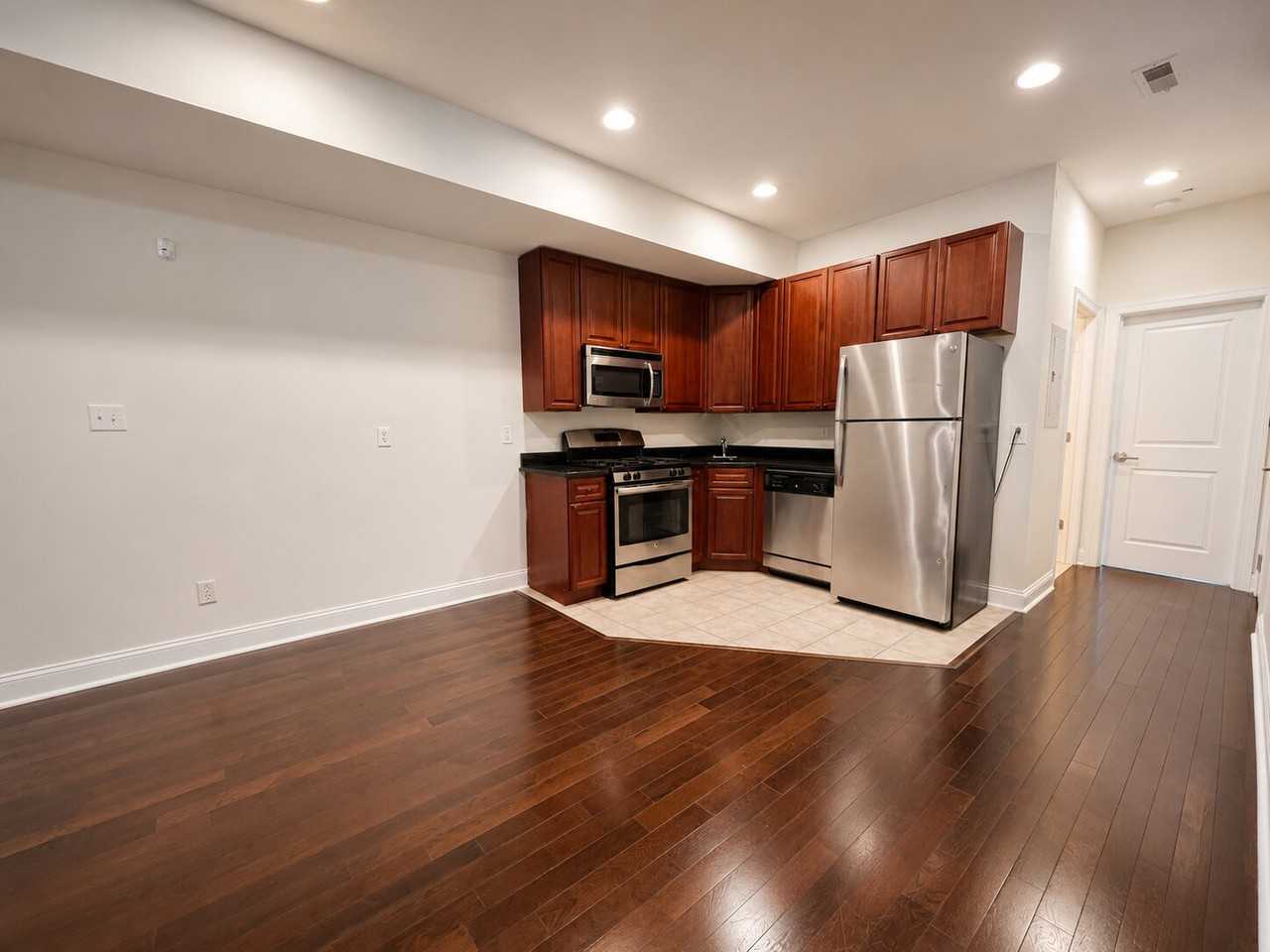 1818 N 16th St #4A - Photo 5 of 26