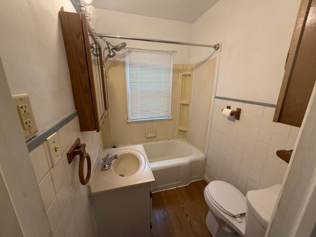 1403 Dunham St #NA - Photo 3 of 9