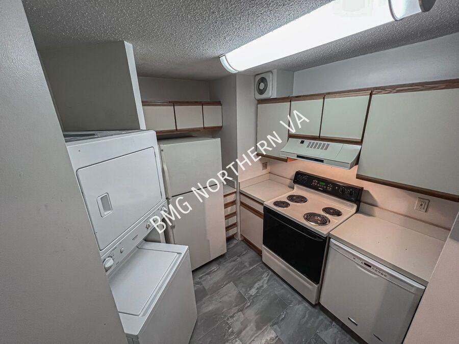 900 N Stafford St #1010 - Photo 7 of 27