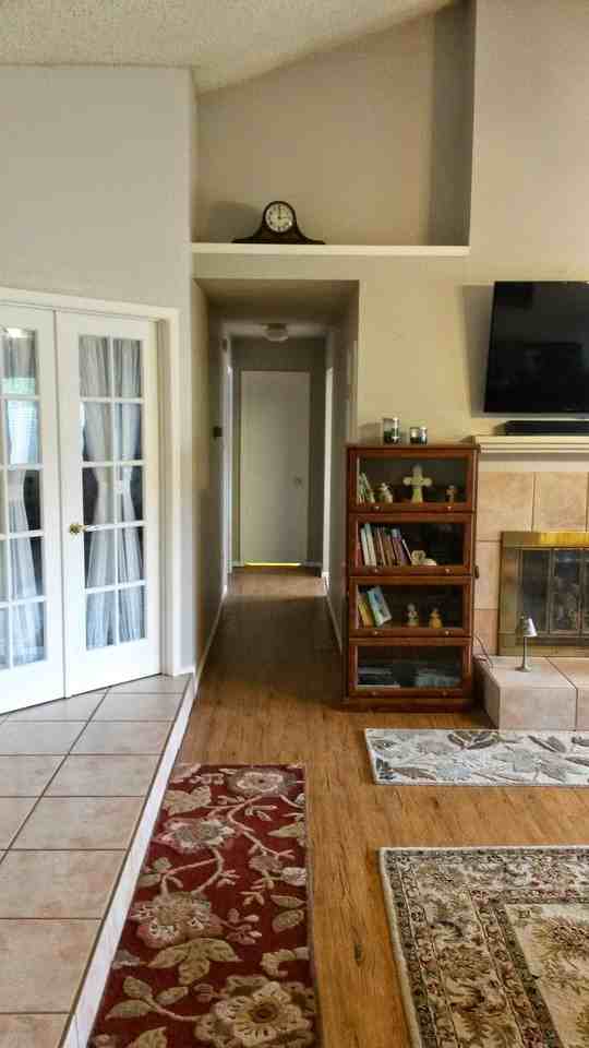 3402 Meadowview Drive - Photo 4 of 16