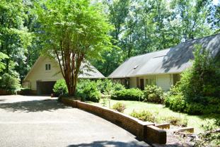 833 Williamsburg Dr #NA - Photo 1 of 1