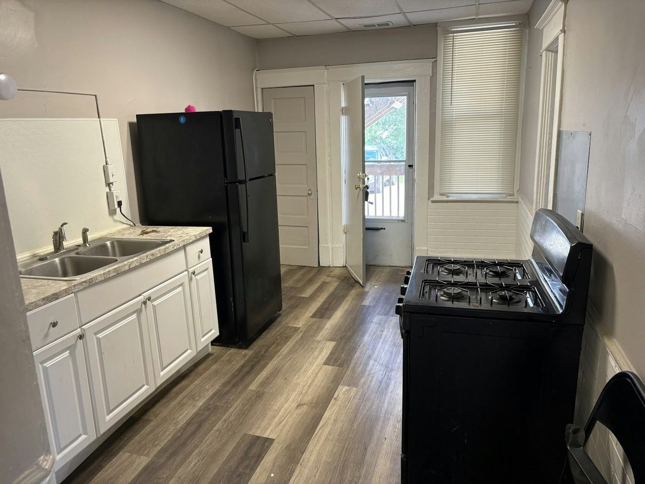 1230 Alpine Avenue Northwest, Unit 1 - Photo 2 of 8