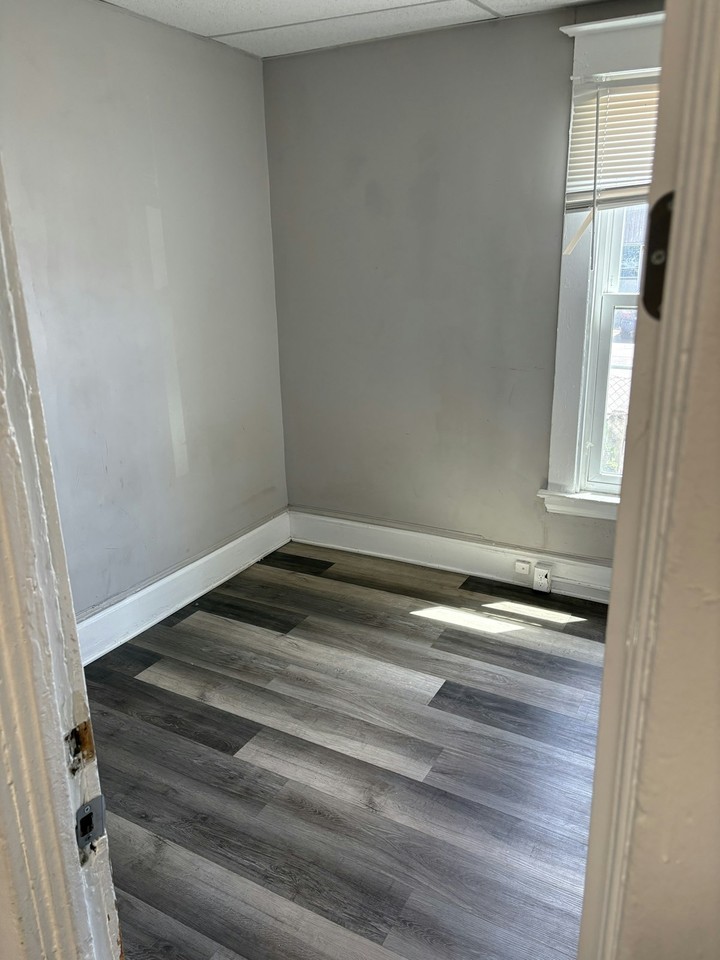 1230 Alpine Avenue Northwest, Unit 1 - Photo 4 of 8
