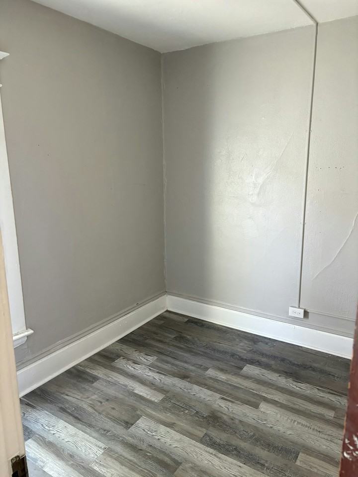1232 Alpine Avenue Northwest, Unit 2 - Photo 4 of 10