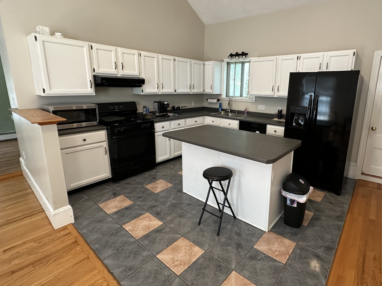 246 Essex St #2 - Photo 6 of 24