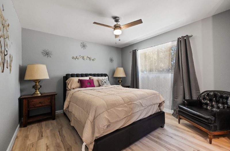 325 Falcon Dr - Photo 6 of 10