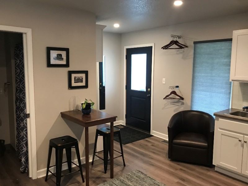 201 5th Ave #4 - Photo 5 of 8