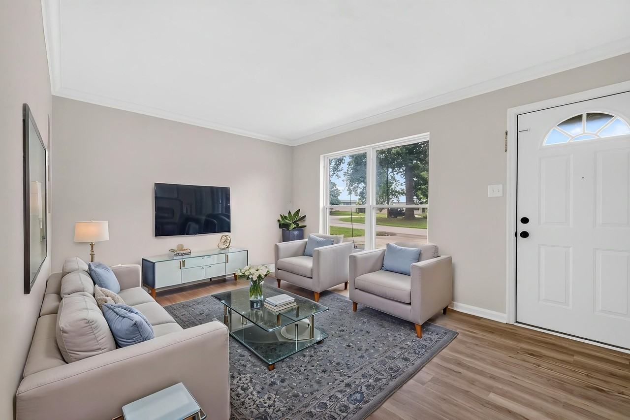 121 Sunglow Dr - Photo 2 of 17