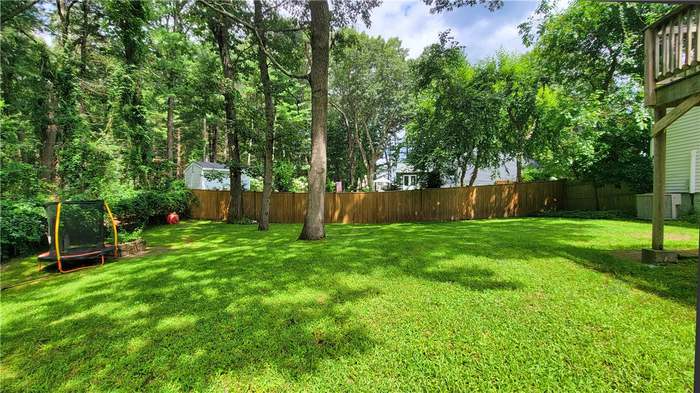 111 Oak Tree Ave - Photo 3 of 22