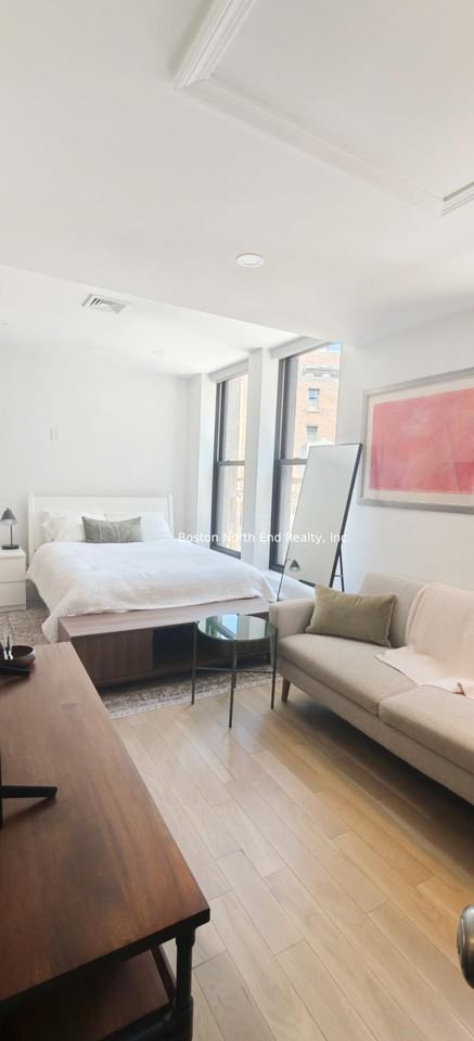 130 Salem St - Photo 2 of 10