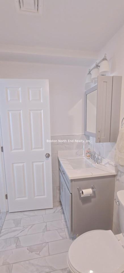 130 Salem St - Photo 3 of 10