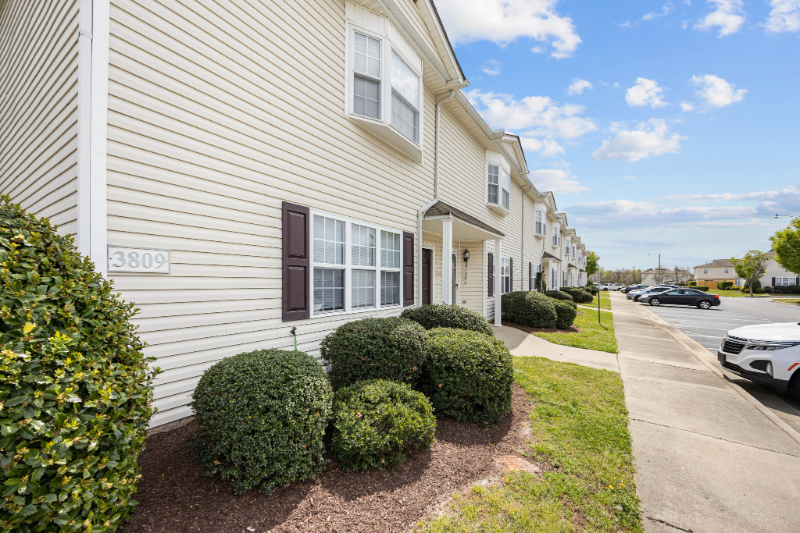 3809 E Vancroft Cir #C - Photo 4 of 20