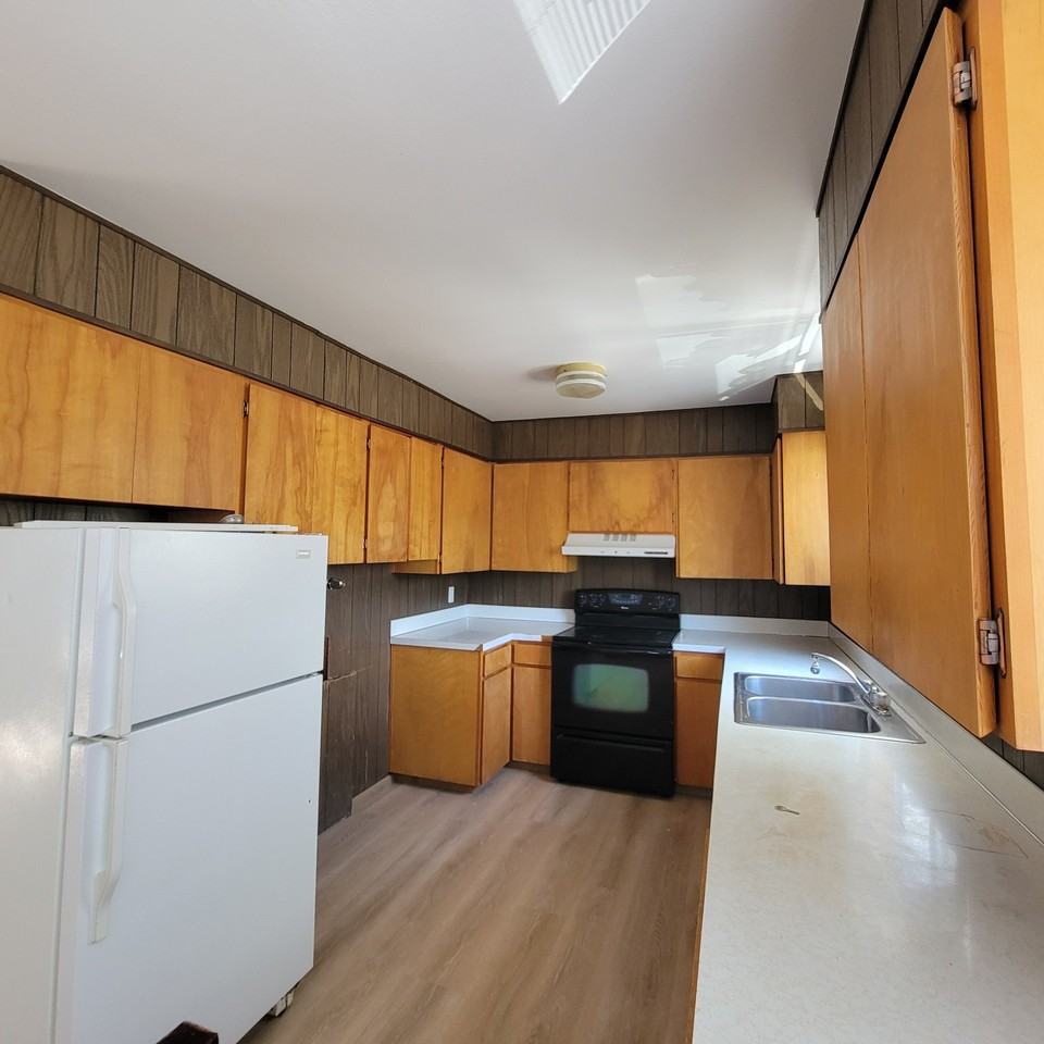 435 Ne Newton Creek Dr #D - Photo 4 of 9