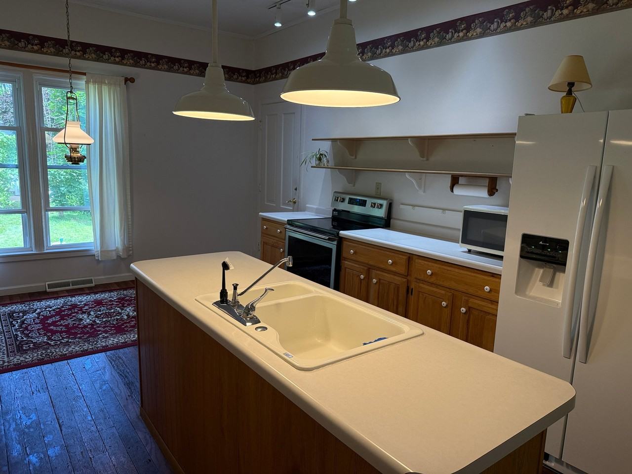 325 S Main St - Photo 5 of 16