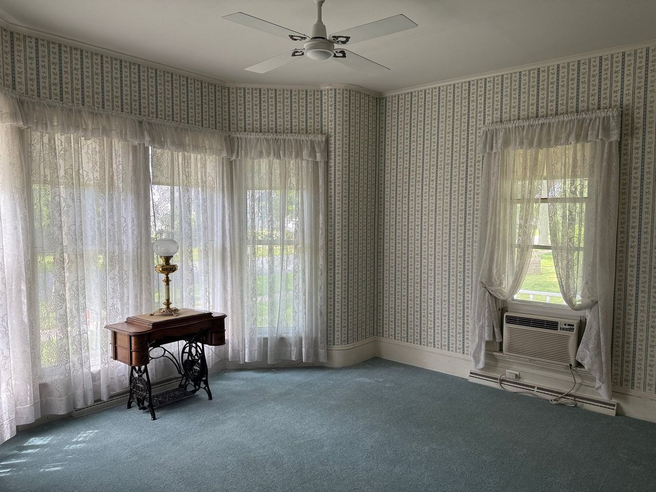 325 S Main St - Photo 7 of 16