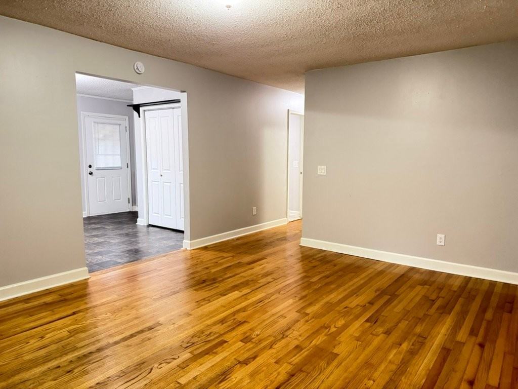 818 Lynwood Dr - Photo 5 of 15