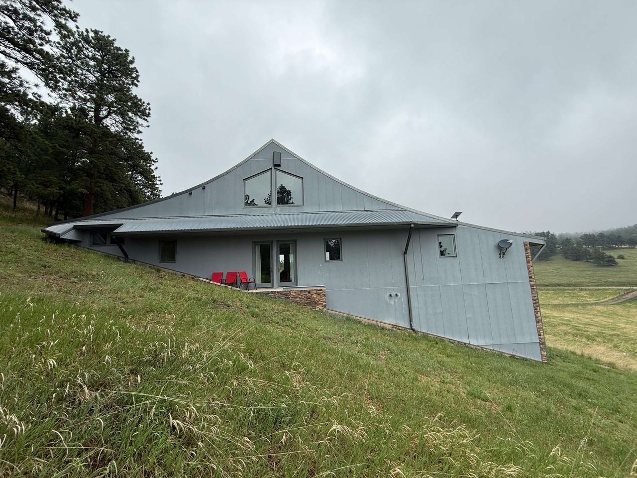 2937 Lee Hill Dr - Photo 2 of 18