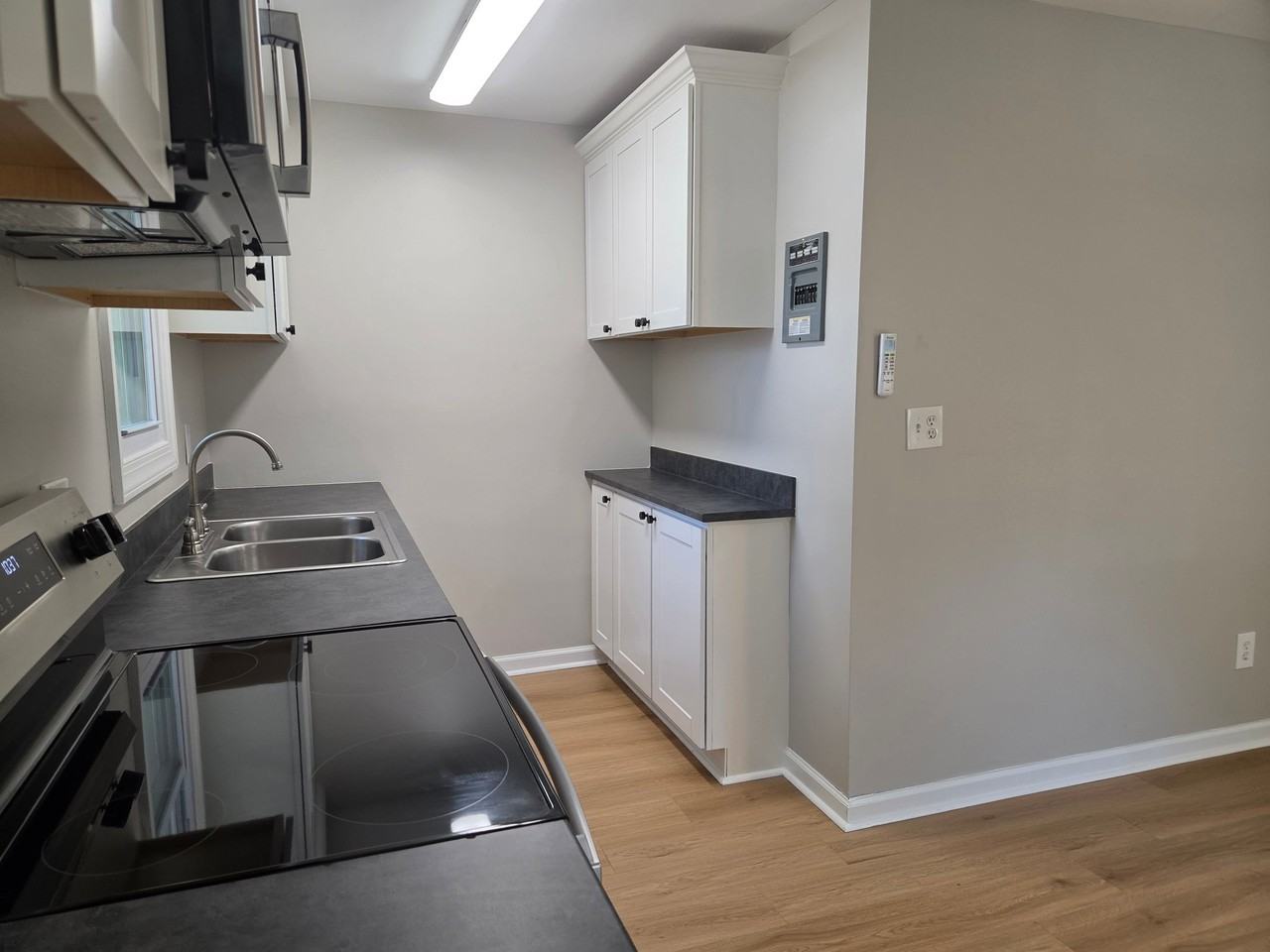 914 5th Ave S #B - Photo 4 of 15