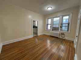 featured image of 252 W 72nd St #3R