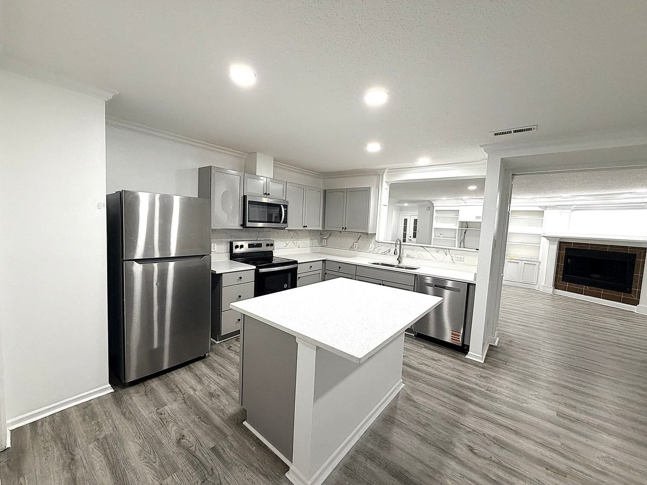 10882 Emery Dr - Photo 5 of 9