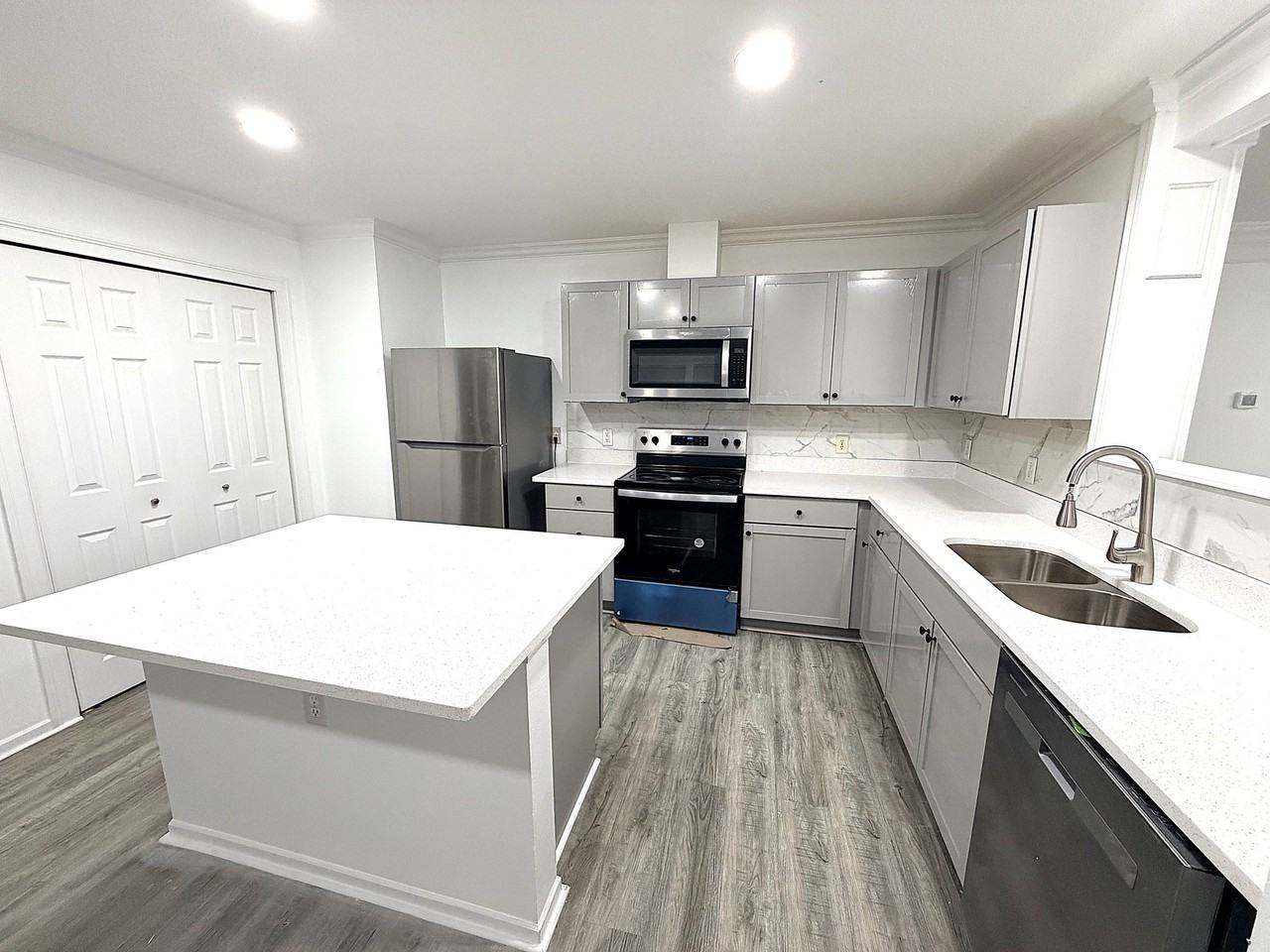 10882 Emery Dr - Photo 6 of 9