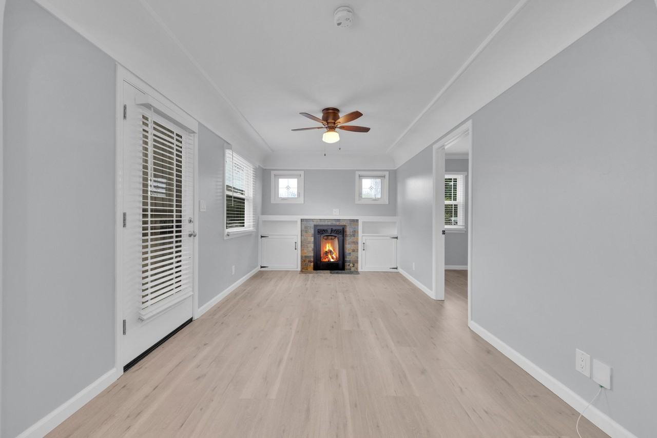 4587 Campus Ave - Photo 5 of 18