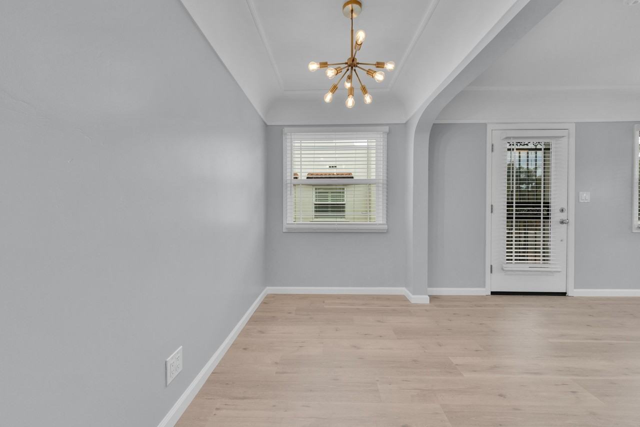 4587 Campus Ave - Photo 6 of 18