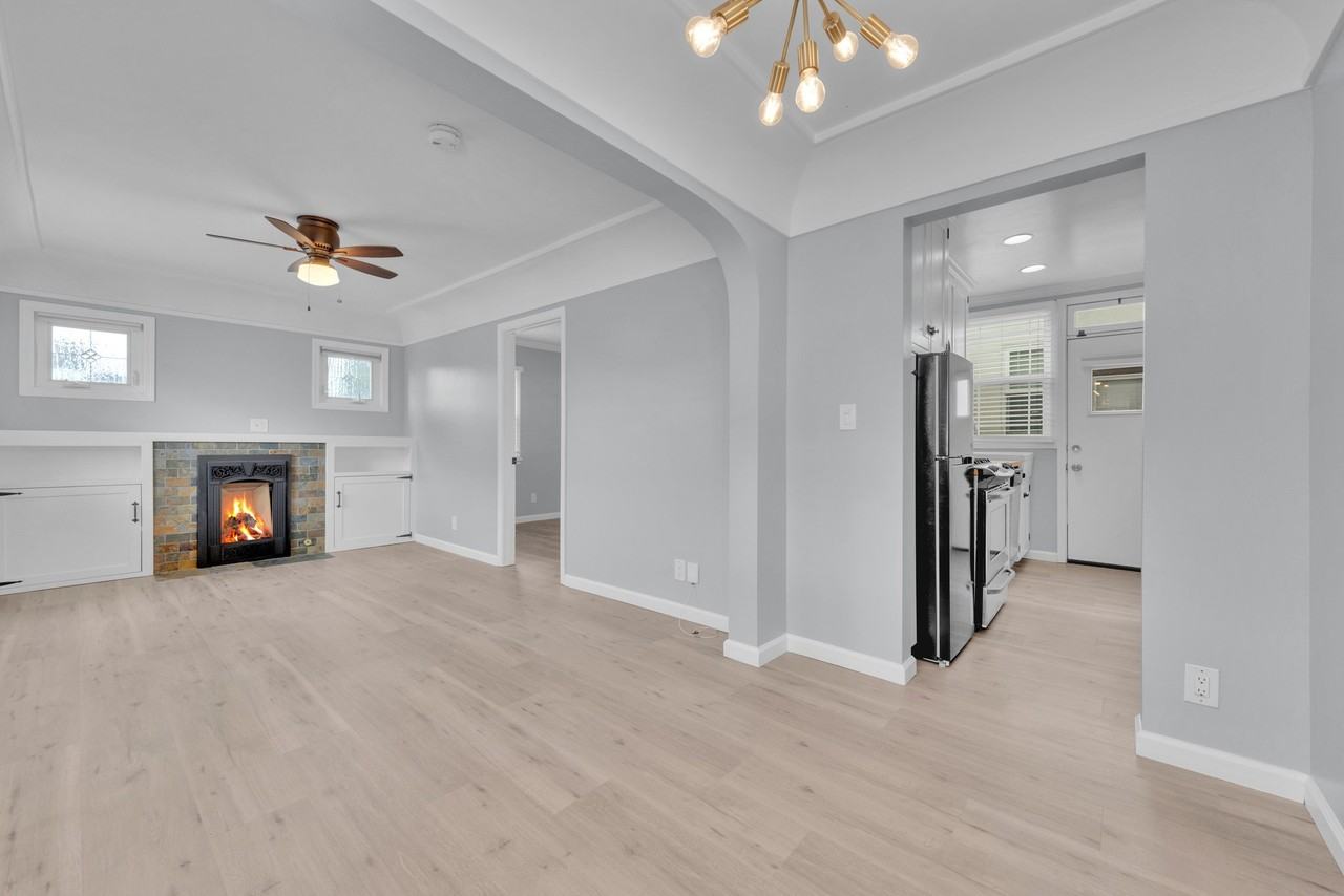 4587 Campus Ave - Photo 7 of 18