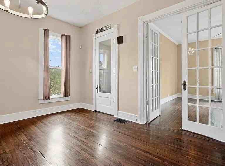2036 N Talbott St - Photo 3 of 11