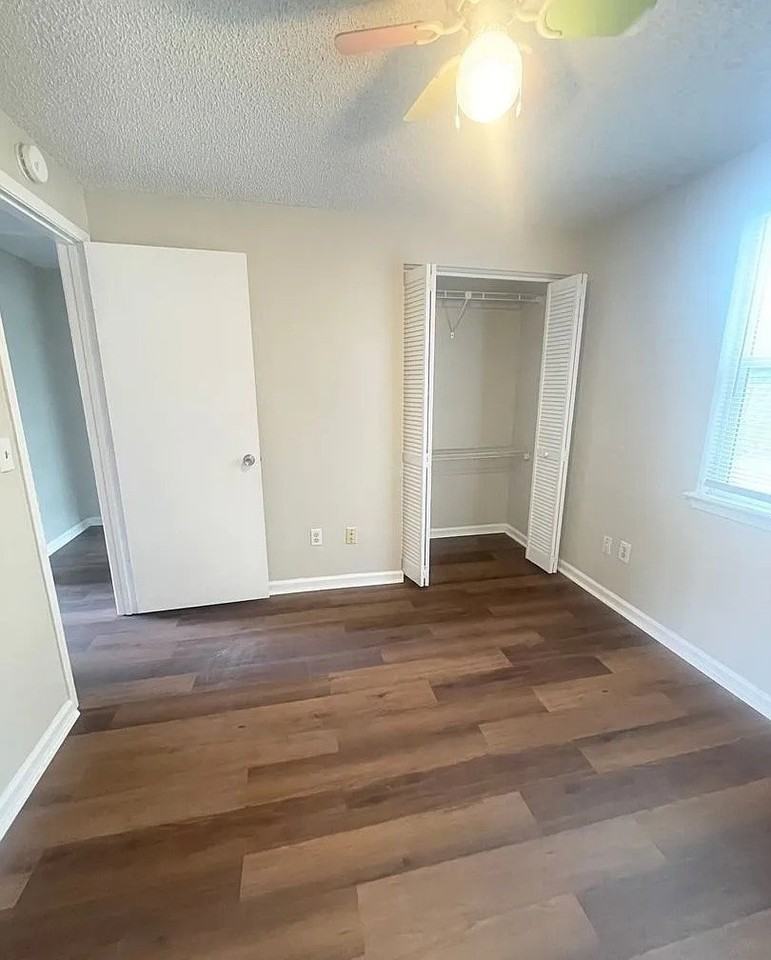 7976 Shircliff Dr - Photo 2 of 9