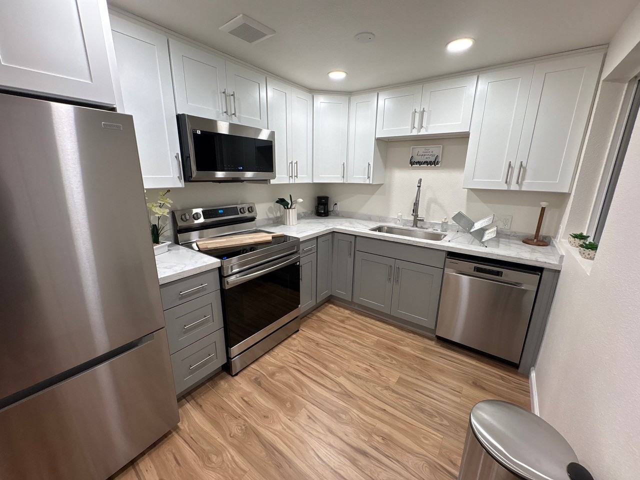 13610 8th Ave Sw - Photo 3 of 10