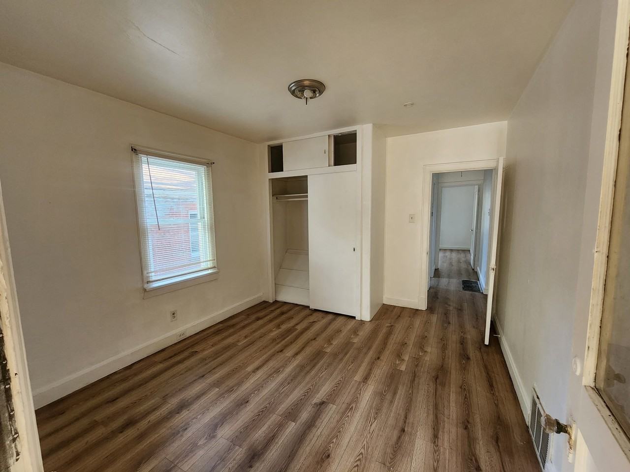 22 N Harvey Ave - Photo 5 of 11