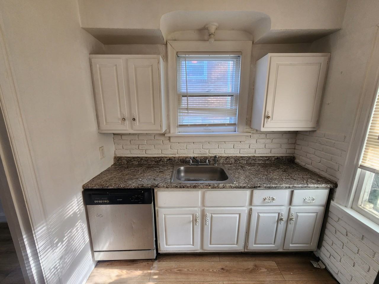 22 N Harvey Ave - Photo 6 of 11