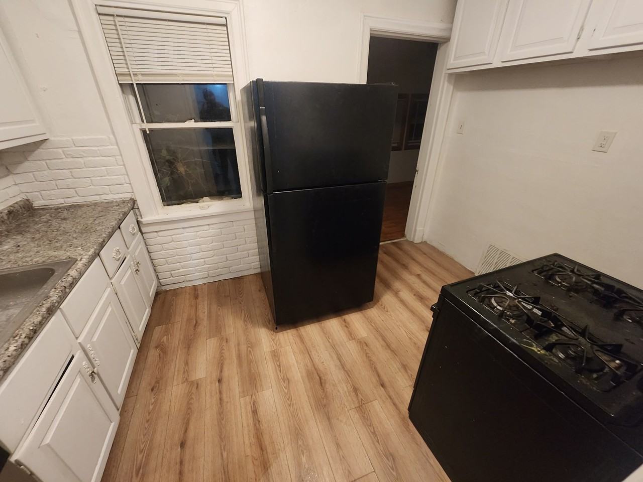 22 N Harvey Ave - Photo 7 of 11