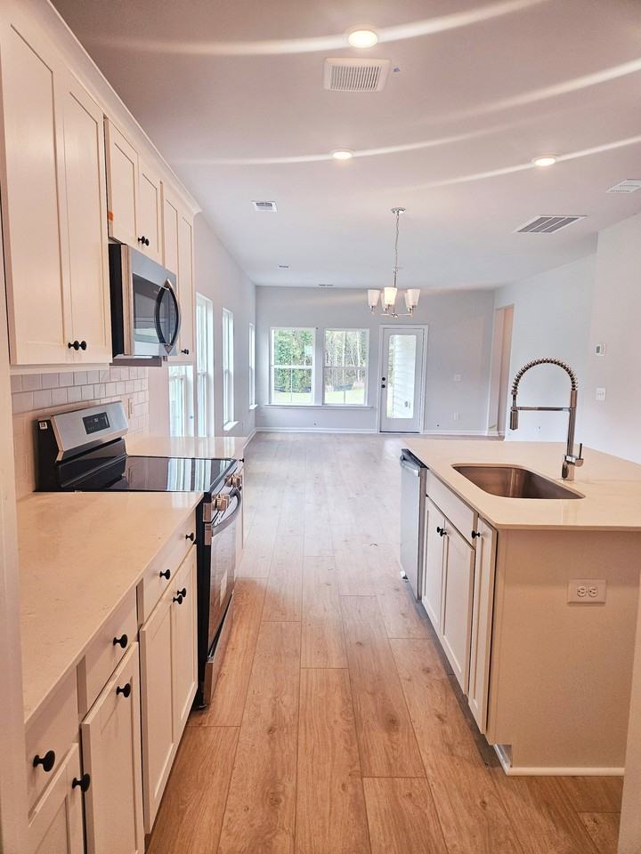 101 Bluebell Way - Photo 6 of 8