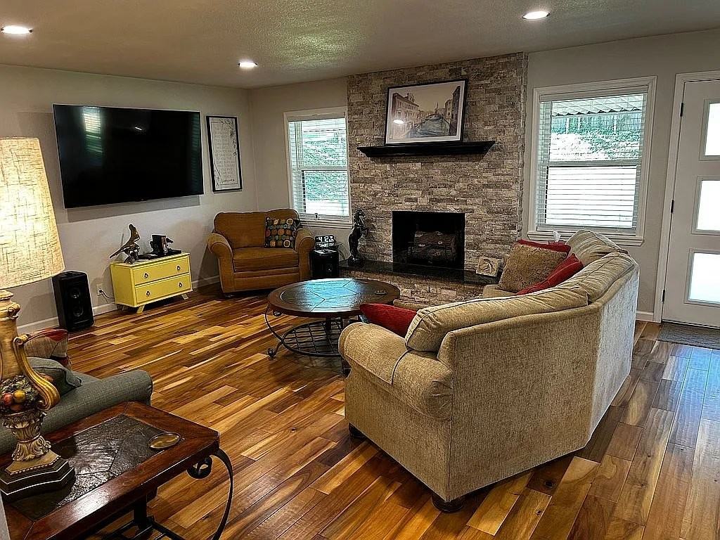 1311 Alice Dr - Photo 2 of 9