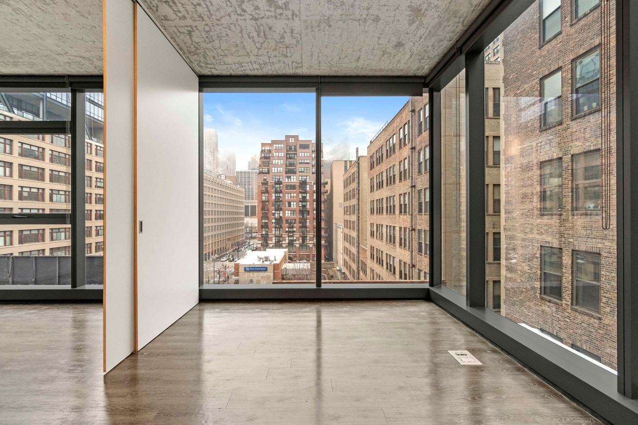 753 S Clark St #CD - Photo 5 of 7
