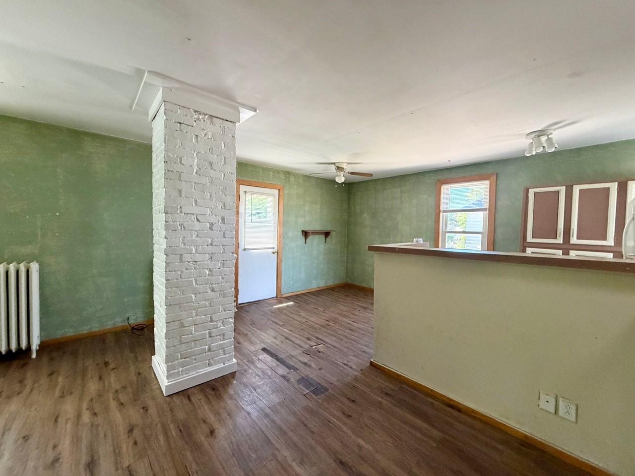 302 W Washington Ave #C - Photo 2 of 4