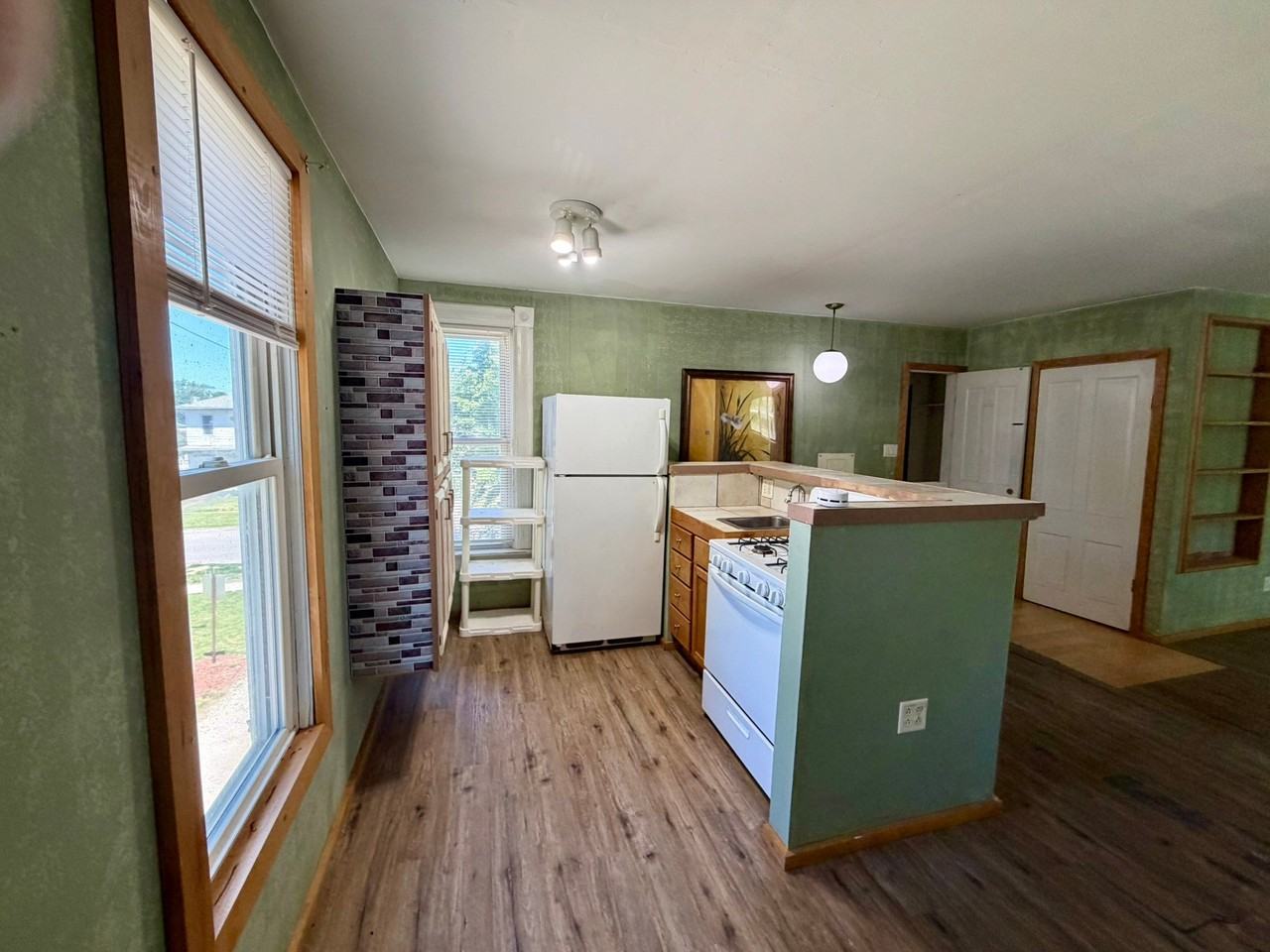 302 W Washington Ave #C - Photo 4 of 4