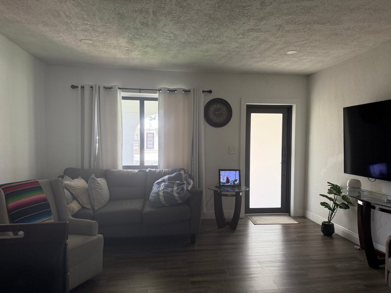 604 Sw 68th Ave - Photo 3 of 12