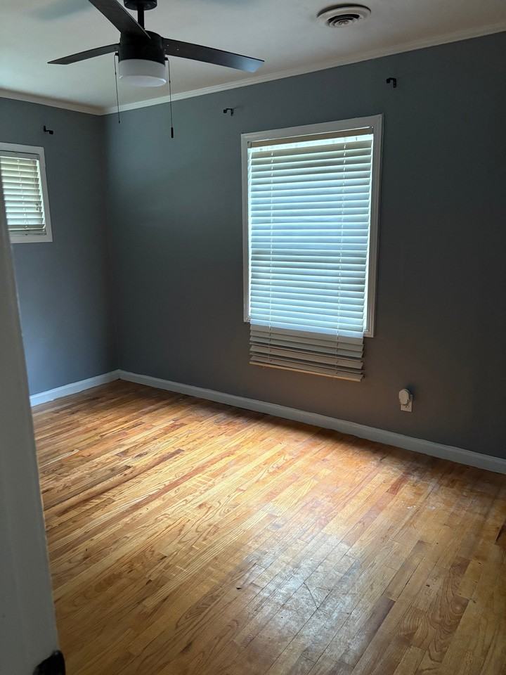 7119 Nancy Ave - Photo 3 of 15