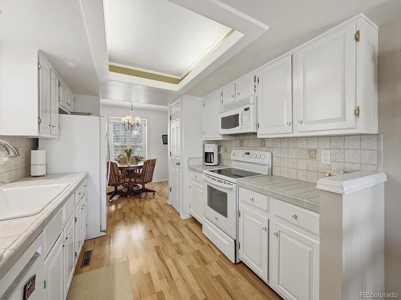 7394 S Monaco St - Photo 6 of 16