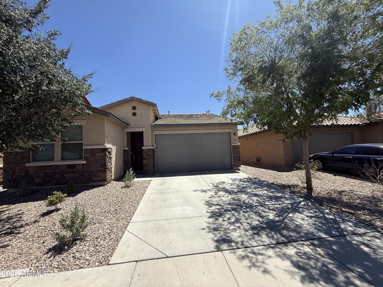 12041 W Cottontail Ln - Photo 4 of 31