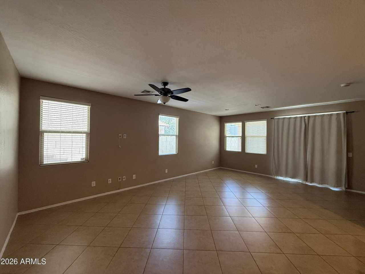 12041 W Cottontail Ln - Photo 7 of 31