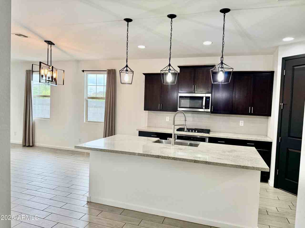 11002 W Marguerite Ave - Photo 3 of 32