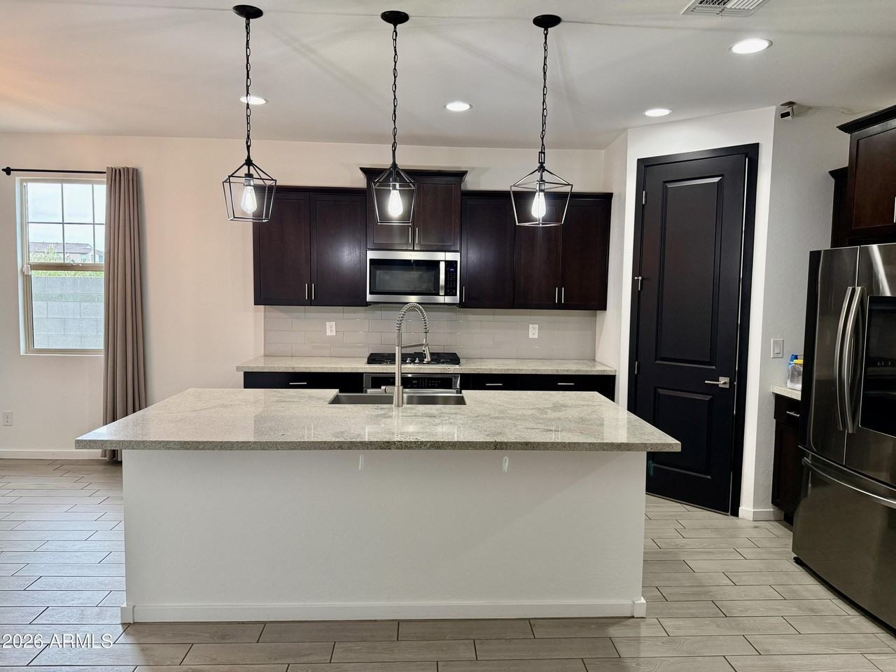 11002 W Marguerite Ave - Photo 4 of 32