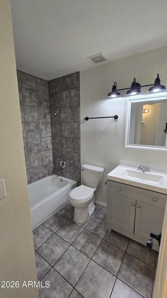 1447 N 53rd Dr - Photo 2 of 32