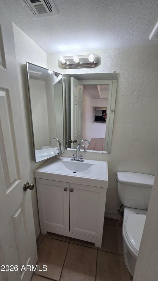 1447 N 53rd Dr - Photo 4 of 32
